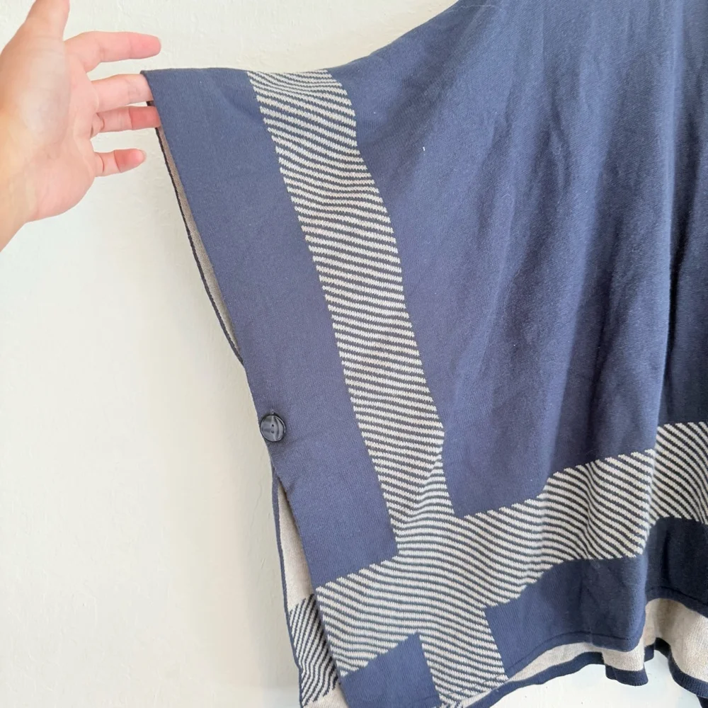 Cabi Women's Blue/Beige Shawl Size Medium/Large